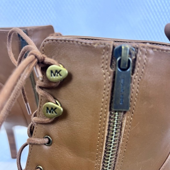 NWOB: Michael Kors 8.5M Brown Leather Lace Up Heeled Lug Sole Ankle Boots (B577) - Picture 8 of 9